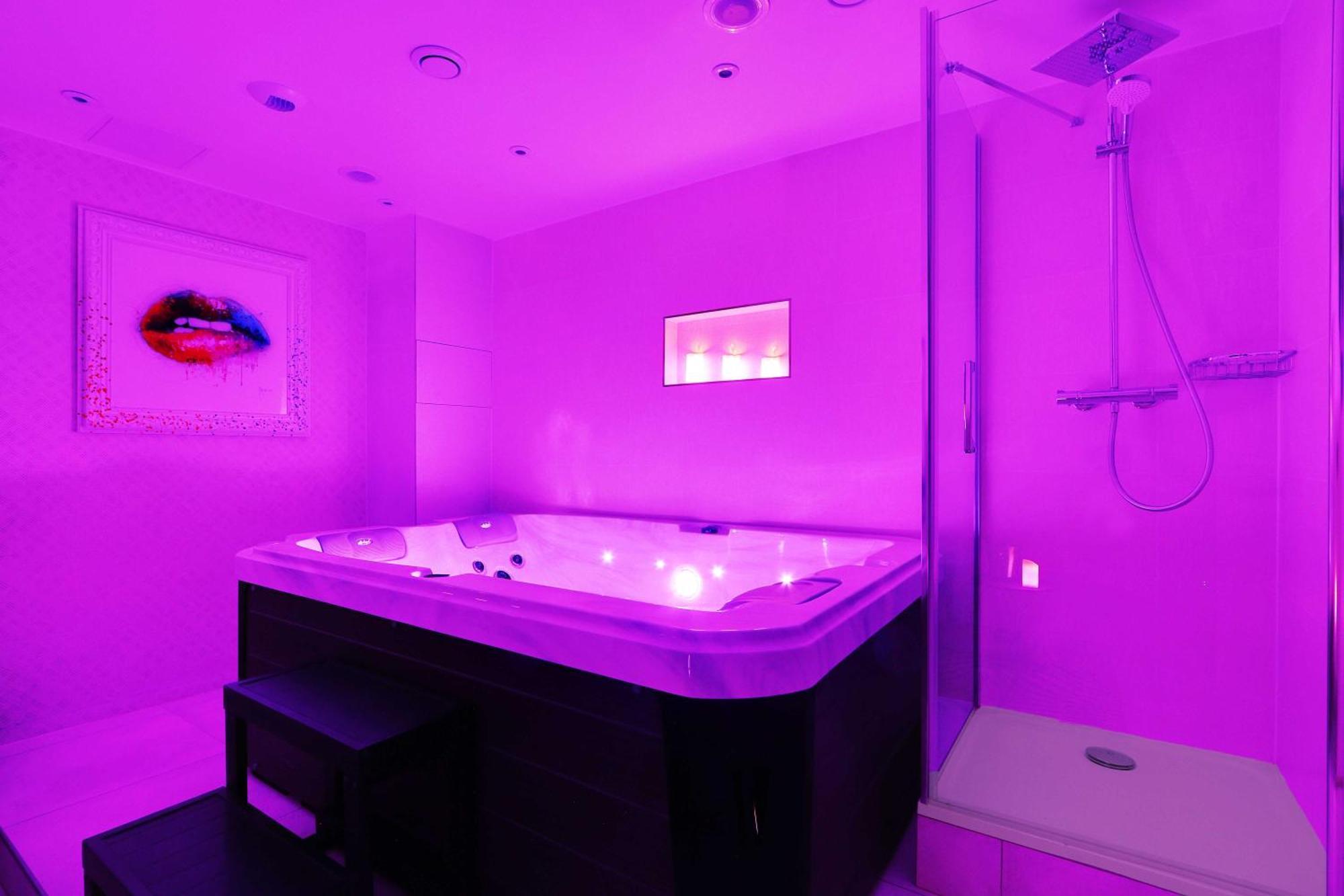 Intimate Apartment With Air Conditioner & Jacuzzi 2Br 6P Montmartre Париж Екстер'єр фото