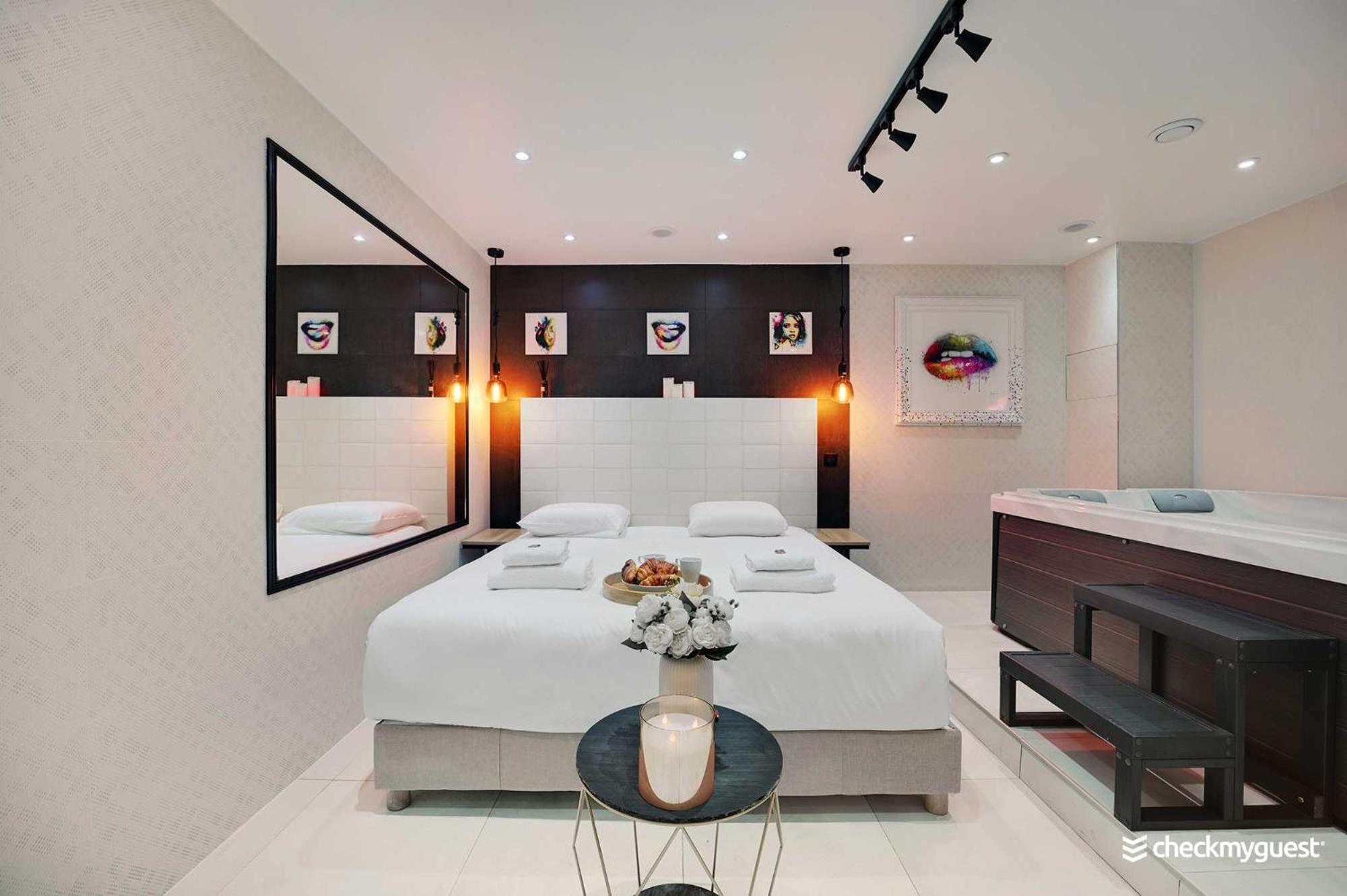 Intimate Apartment With Air Conditioner & Jacuzzi 2Br 6P Montmartre Париж Екстер'єр фото