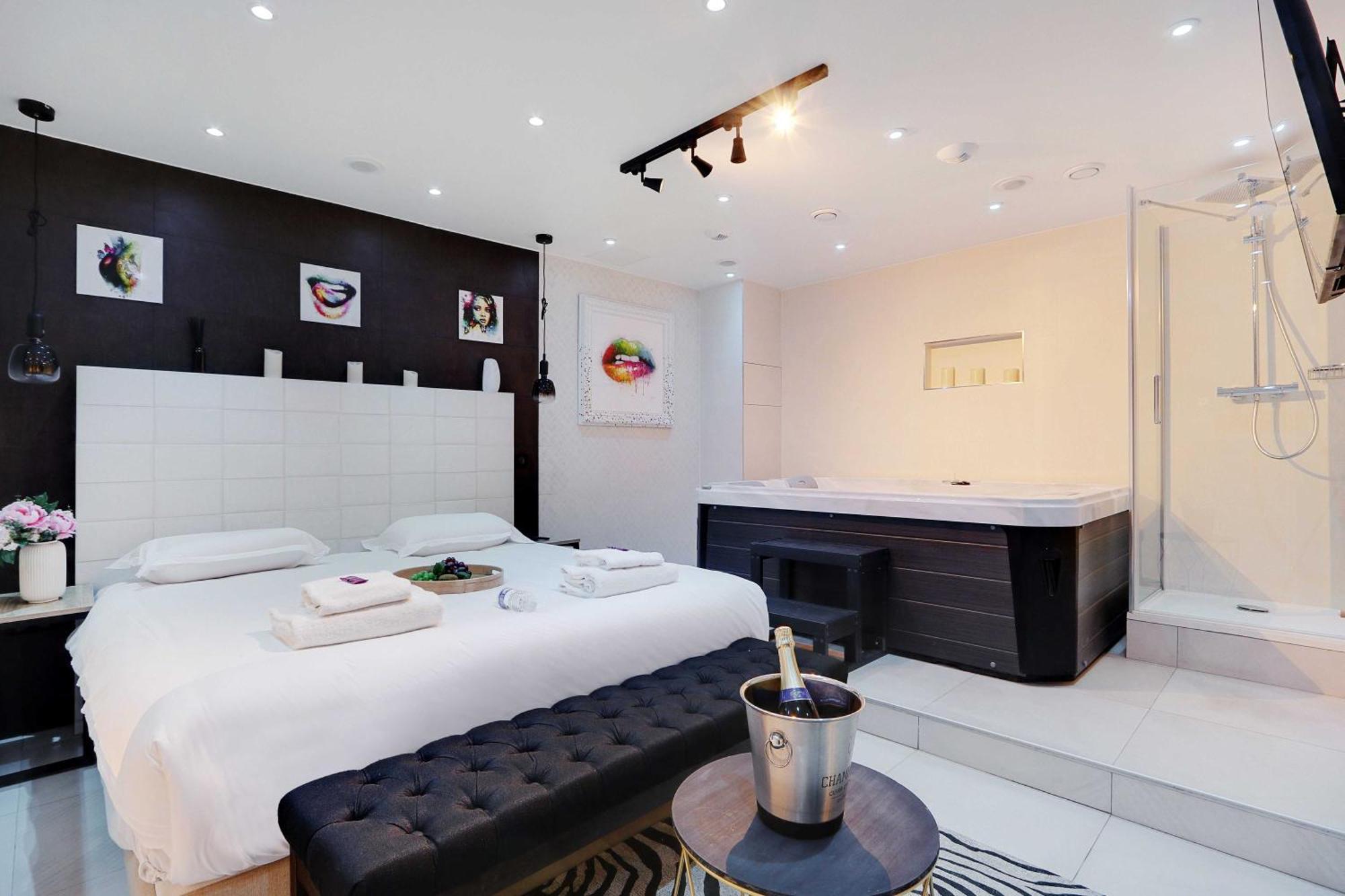Intimate Apartment With Air Conditioner & Jacuzzi 2Br 6P Montmartre Париж Екстер'єр фото